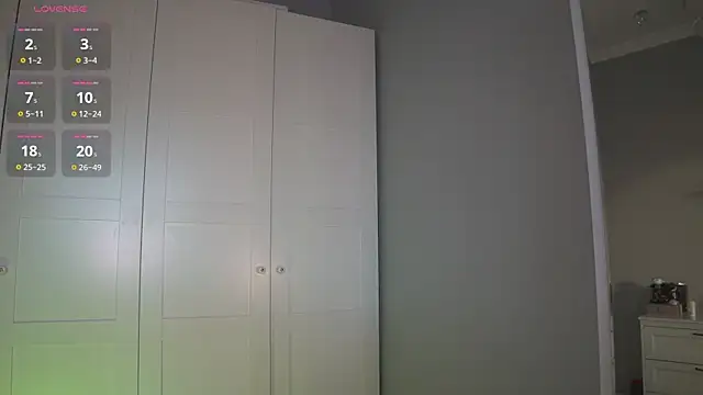 Snapshot of -JuicyMolly- chatting on 09/19/25, 03:27 -JuicyMolly- online show from 09/19/25, 03:27