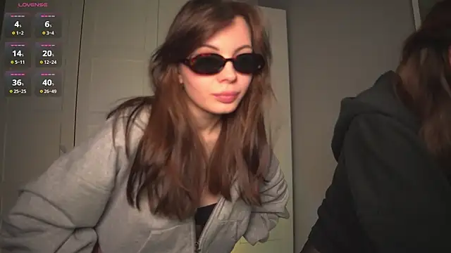 -JuicyMolly- online show from 04/23/26, 05:03