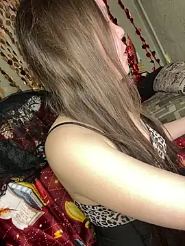 Var Kiss online show from 04/25/26, 04:48