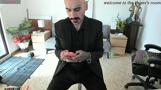 kaiser679  online show from 04/15/26, 05:50