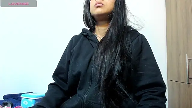 Snapshot of Bessie32 chatting on 12/02/25, 10:17 Bessie32 online show from 12/02/25, 10:17