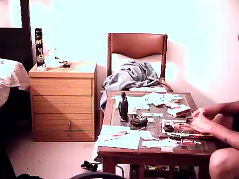 aksxi1 online show from 10/30/25, 09:11