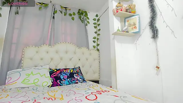 khalyn jenner online show from 09/23/25, 09:44