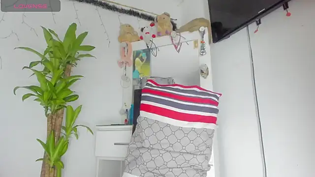 khalyn jenner online show from 09/22/25, 10:27