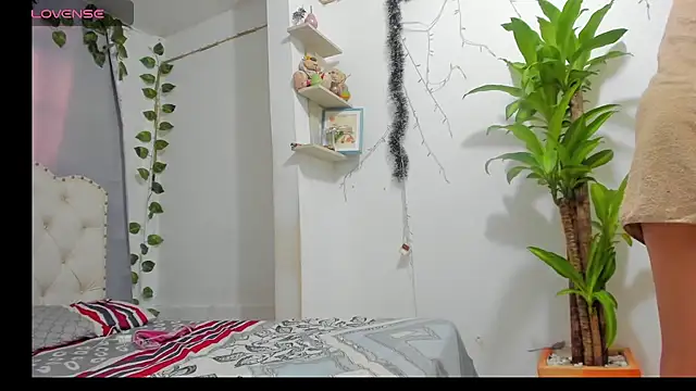 khalyn jenner online show from 10/04/25, 08:32