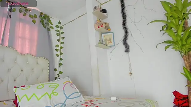 khalyn jenner online show from 09/26/25, 07:54