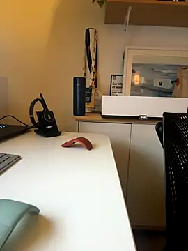 GrowHuge online show from 11/03/25, 01:58