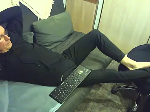 Snapshot of kiam471 chatting on 02/18/26, 06:48 kiam471 online show from 02/18/26, 06:48