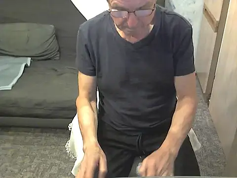 kiam471 online show from 11/25/25, 09:59