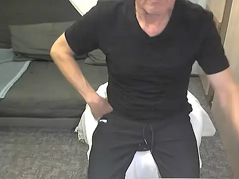 kiam471 online show from 11/11/25, 10:26