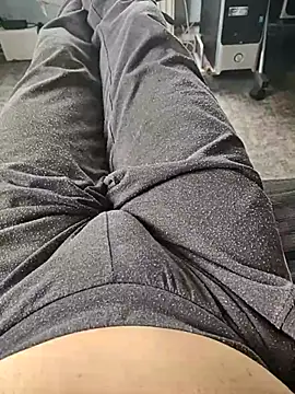 Snapshot of kiam471 chatting on 02/24/26, 01:45 kiam471 online show from 02/24/26, 01:45