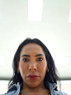 Doll Loren online show from 10/28/25, 02:38