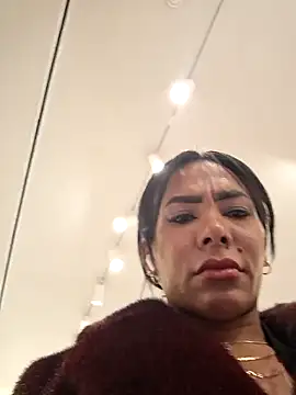 Snapshot of Doll_Loren chatting on 02/12/26, 03:23 Doll Loren online show from 02/12/26, 03:23