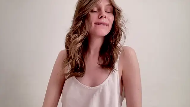 Snapshot of Nikki_Mimimi chatting on 03/21/25, 01:23 Nikki Mimimi online show from 03/21/25, 01:23