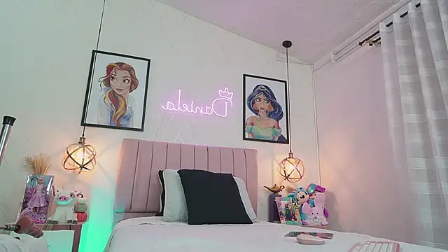 dani parker  online show from 04/25/26, 07:00
