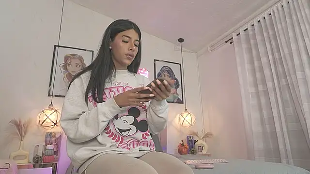 Snapshot of dani_parker_ chatting on 10/29/25, 04:06 dani parker online show from 10/29/25, 04:06