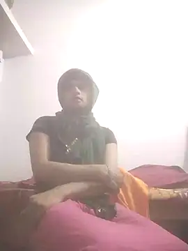 Snapshot of sonalicrossy chatting on 10/04/25, 09:49 sonalicrossy online show from 10/04/25, 09:49