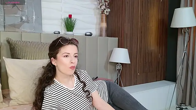 AnaAnais online show from 04/28/26, 02:32