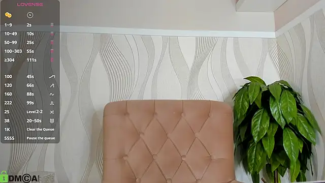 Snapshot of Larrine_Morgan chatting on 09/15/25, 01:06 Larrine Morgan online show from 09/15/25, 01:06