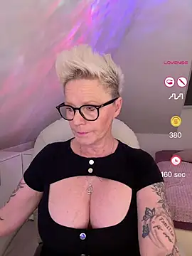 German Milf online show from 04/29/26, 12:53