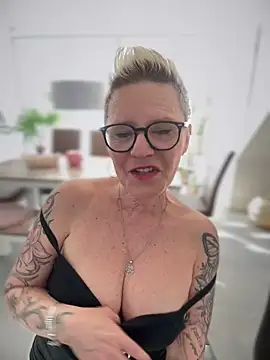 German Milf online show from 02/19/25, 02:01