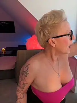 German Milf online show from 11/08/25, 01:47