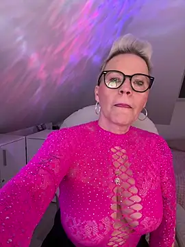 German Milf online show from 04/21/26, 12:45