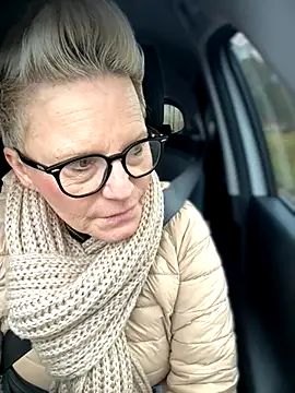 German Milf online show from 12/04/25, 12:04