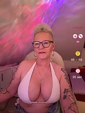 German Milf online show from 05/25/26, 12:59