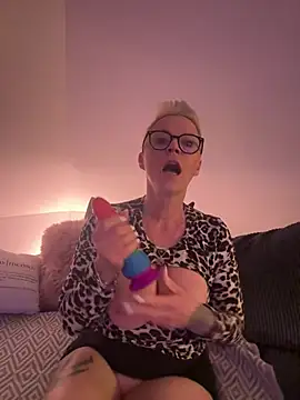 German Milf online show from 03/10/25, 06:23