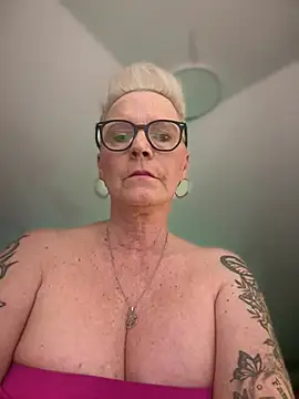German Milf online show from 03/11/26, 02:33