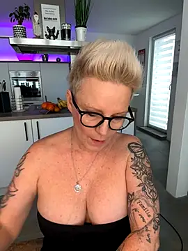 German Milf online show from 11/23/25, 02:05