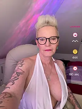 German Milf online show from 05/30/26, 12:44