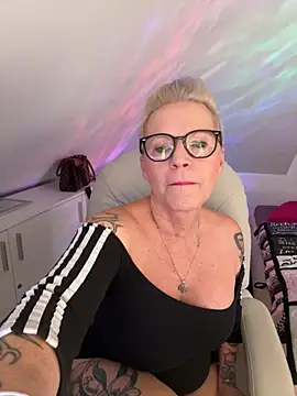 German Milf online show from 11/03/25, 01:47