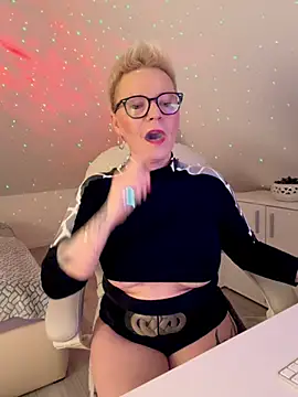 German Milf online show from 02/14/26, 01:44