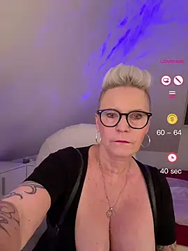 Snapshot of German_Milf chatting on 06/10/26, 12:17 German Milf online show from 06/10/26, 12:17