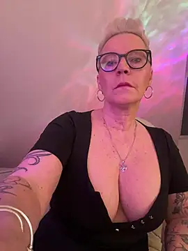 German Milf online show from 03/17/26, 10:07