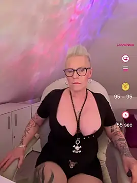 German Milf online show from 05/17/26, 01:00
