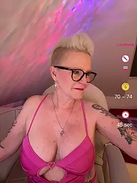 German Milf online show from 05/29/26, 01:17