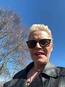 German Milf online show from 03/19/25, 12:56