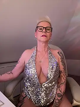 German Milf online show from 03/18/26, 01:57