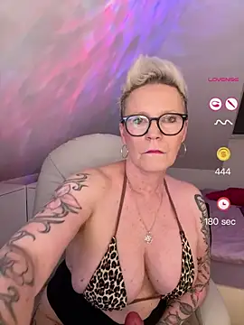 German Milf online show from 05/05/26, 01:03