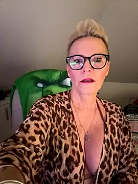 German Milf online show from 11/29/25, 02:06