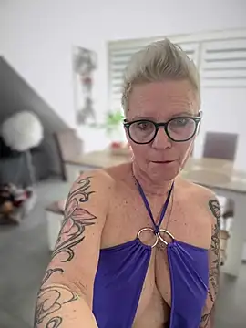 German Milf online show from 03/03/25, 01:45