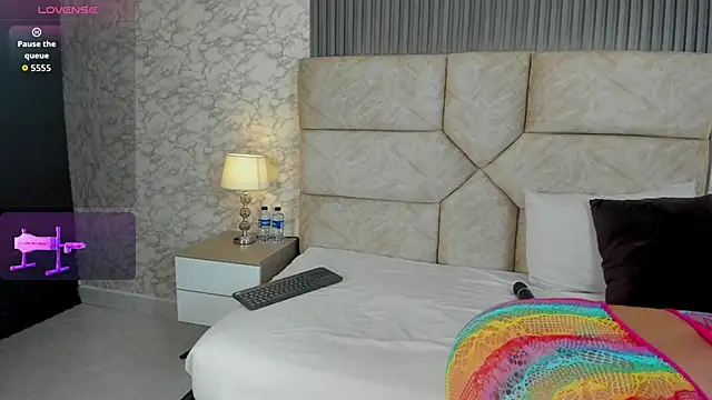 Cris  sweet online show from 11/14/25, 11:25