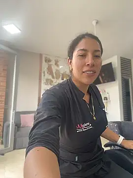 daniela henao online show from 03/11/26, 05:40