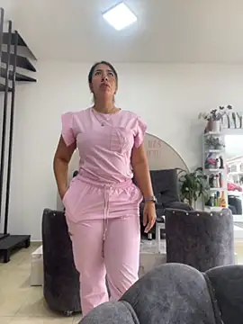 daniela henao online show from 04/10/26, 02:13