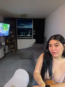 Snapshot of daniela_henao chatting on 06/19/26, 11:42 daniela henao online show from 06/19/26, 11:42