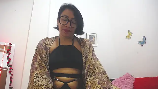 Snapshot of hornywife_ chatting on 05/04/26, 02:42 hornywife online show from 05/04/26, 02:42