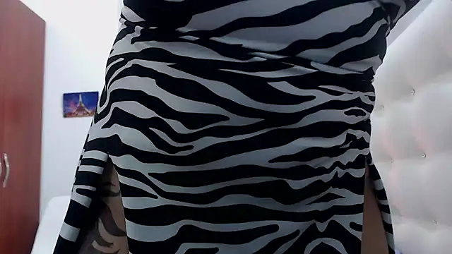 Snapshot of hornywife_ chatting on 09/18/25, 06:55 hornywife  online show from 09/18/25, 06:55